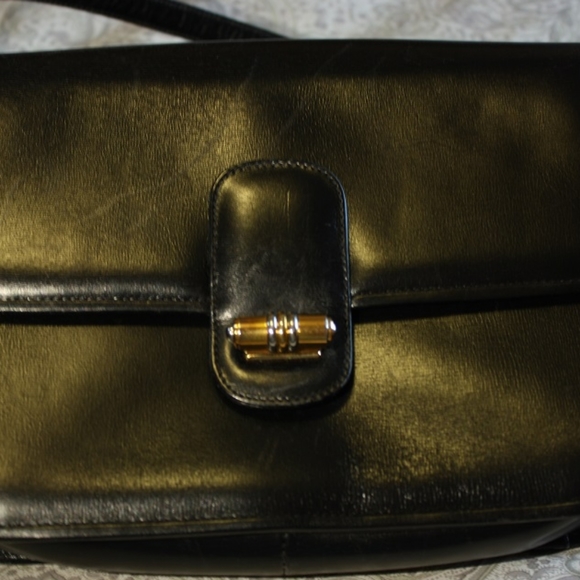 Authentic - vintage Gucci turn lock - Picture 2 of 9